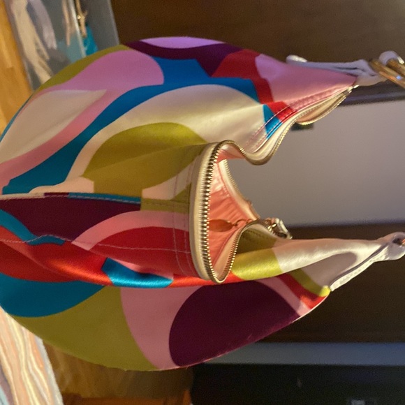 RARE Coach! Vibrant colors on a “satin” type feel - Picture 5 of 6